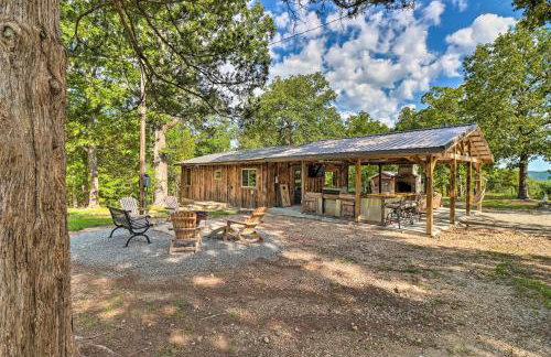 Cozy Cabin with Backyard Oasis 11 Mi to Marina - Foto 26