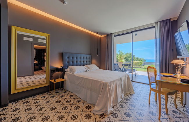 Hotel DeVille - Photo 32