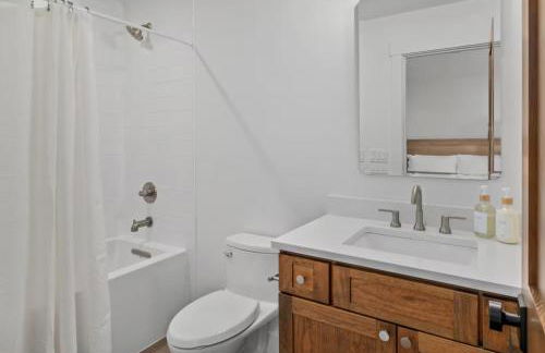 Old Grove Retreat in Suncadia- Gourmet Kitchen, Hot Tub, BBQ, Firepit, Outdoor Seating, Smart TVs, Hi-speed Wi-Fi - Foto 46