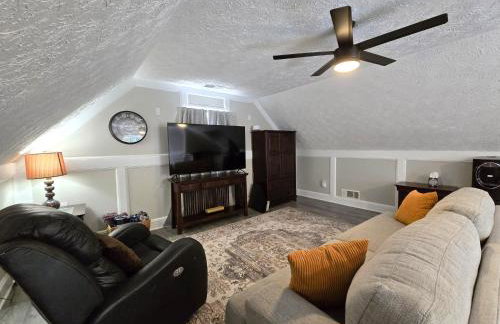 Cozy 5BR Family Retreat Firepit Games Patio - Foto 38