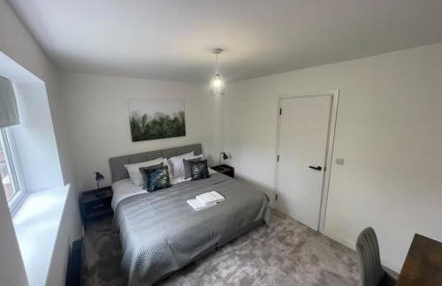 3 Bedroom New House Sleeps 5 with FREE Parking & WiFi-A - Foto 6