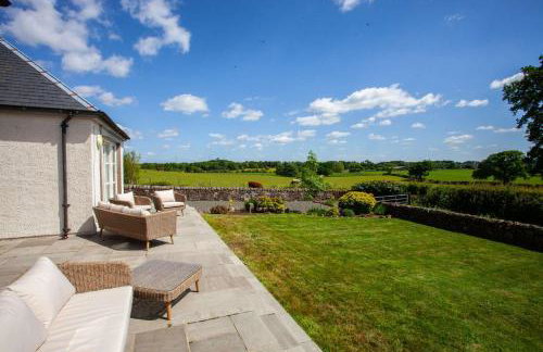 Stunning 4 Bedroom Farmhouse - Foto 48