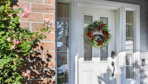 Kirkland Elegant 4B 2 5B Family Retreat with Designer Decor - Photo 3