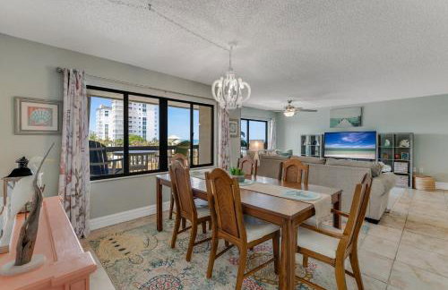 Fabulous ocean and beach views with top complex amenities - Photo 2