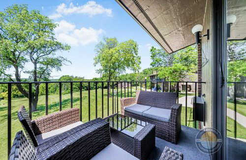 YOUR New Luxury Lakeview Condo w Pool Access - Foto 3