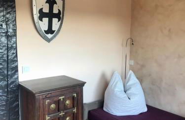 Außergewöhnliche Ferienwohnung WACHSTUBE mit 3 Schlafräumen im Rittergut Leppersdorf bei Radeberg - Foto 9