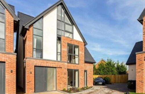 Stunning detached 4-bed luxury Wilmslow home - Foto 1