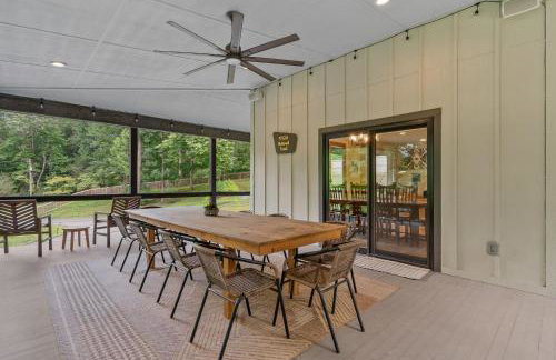 Near Asheville Hot Tub Fire Pit BBQ Sleeps 10 - Foto 8