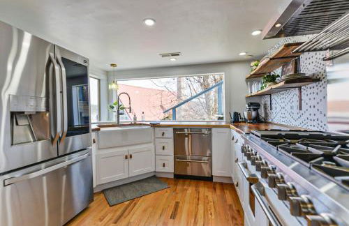 Huvila Haven Lake Front Home with Dock and Hot Tub - Foto 26