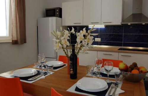 Apartment in Veli Rat Near Beaches - Photo 12