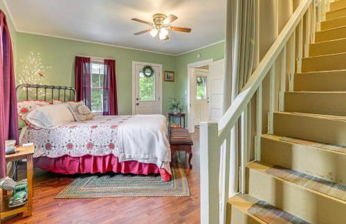 Grandmas Farm House on 125 Acres with Fire Pit! - Foto 12