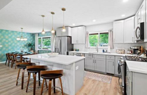 Spacious and Luxury Designed Ranch with Game Room - Foto 16