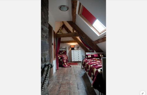 Ty Fferm Hen, Ancient Farmhouse, Coity Bach - Foto 20