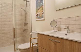 La Grande Bourgade-Authentique Maison en Pierre avec Terrasse Climatisation au Cœur d'Uzès - Foto 19