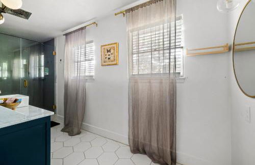 San Marcos 5BR Retreat with Pool Near TXST - Foto 52