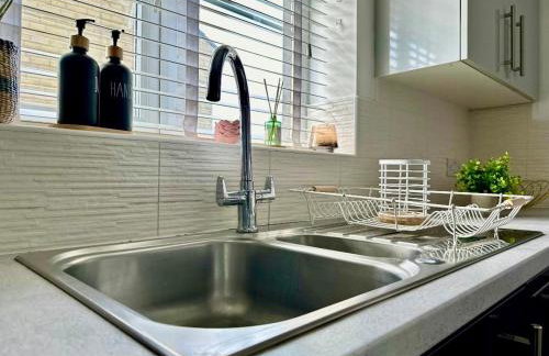 Elysian Escape, modern 5 bedroom house - Photo 67