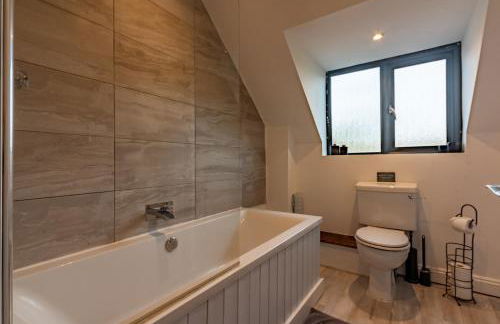 Cotswold holiday let with hot tub - The Old Garage - Foto 26
