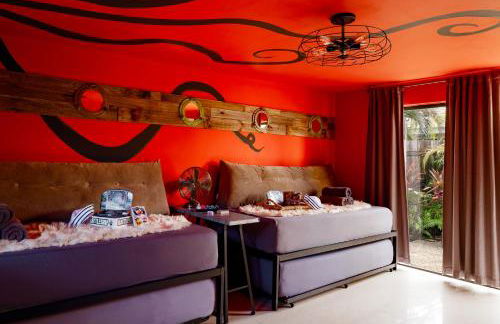 The Captain's Landing - 4 bedroom - 2 bathroom - Outdoor soaking tub - Adventure home - Foto 41