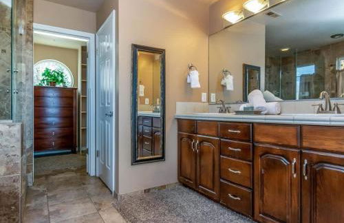 Wasatch Retreat in Draper with Mtn Views Theater and Hot Tub - Foto 29