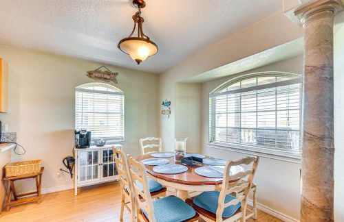 Intracoastal Views and Deck Surfside Beach Home - Foto 6