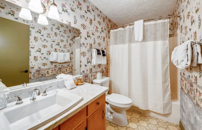 Mossie Oak Cabin 2 Bedroom Cabin by RedAwning - Foto 12