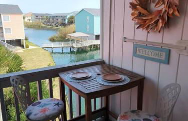 Quiet 2 bedroom condo on Gulf with pool and pond - Photo 30