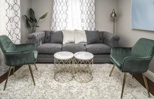 Viva Vegas Cozy 3BR Home Minutes from the Strip - Photo 1