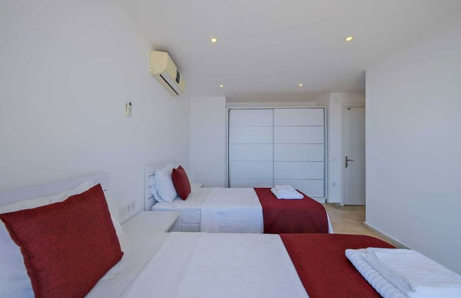 Villa Lumiere 3 Luxurious 5 bed Villa in Kiziltas Kalkan With sea Views - Photo 16