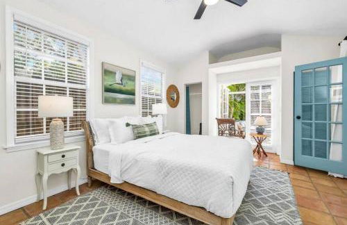 Tropical Estate w/ Guesthouse & Pool. Sleeps 8! - Foto 4