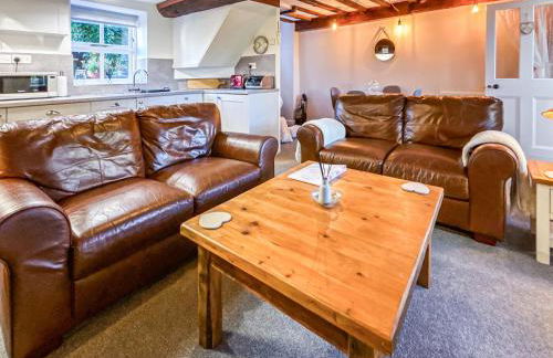 Rose Cottage 2 - Photo 6