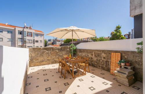 Host Wise - Elegant Colorful House w Private Terrace - Foto 24