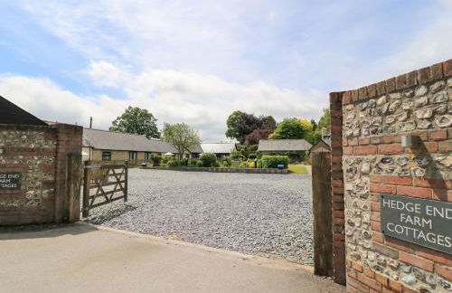 Corner Barn - Photo 4