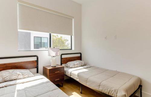 Modern Luxe Retreat Three-Bedroom #4 - Photo 21