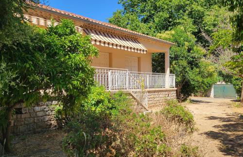 Beautiful house on large wooded grounds of 1600 m2 - Foto 30