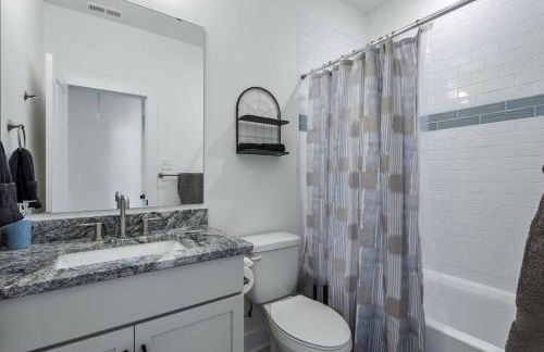 Duplex with Balcony and Spacious Dog-Friendly Oasis! - Foto 8