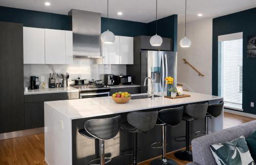 Trendy 3BR I Free Parking I Workspace - Photo 5