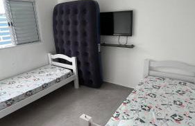 Casa Aconchegante em Itanhaem- Piscina e Churrasqueira 6 pessoas - Foto 13