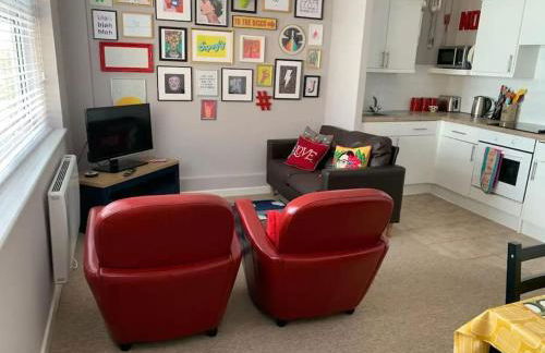 Jurassic Coast Holiday Home - Photo 1