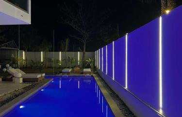 Luxury Villa with Pool, BBQ & Garden in Vouliagmeni - Foto 36