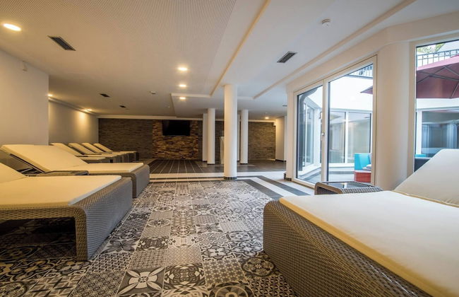 Escape to Wellness Your Lakeside Apartment Awaits - Foto 21