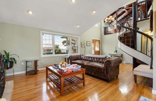 Hot Tub, Electric Bikes, Solo Stove, Projector, Smores - Foto 15