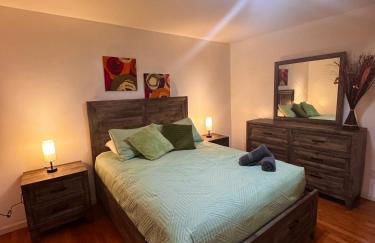 Luxury Villa with Hot Tub, Two Fire Pits, King Bed Suite, Game Room & Fenced Yard - Foto 38