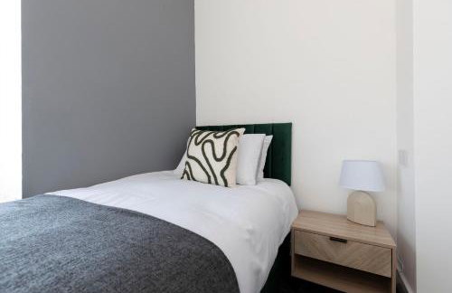 Contractor-Friendly 4-Bed 2-Bath Apartment, fast WiFi, central Redcar - Foto 7