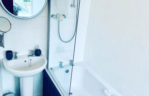 The Tenth House, Grade II Listed Georgian Town House, Wirksworth, Derbyshire, Peak District Cottage, Sleeps 4 - Foto 7