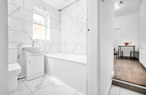 1 Bed Apartment Birmingham Resorts World NEC BHX - Foto 6