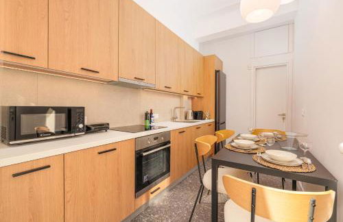 Bright & Contemporary Home with Balcony in Vibrant Piraeus - Foto 34