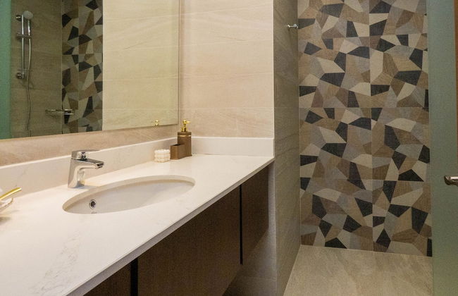 Stylish 1BR Apartment in Al Barsha Dubai - Photo 14