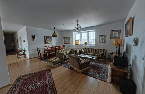 Apartment O3 - Gehobene 6-Zimmer Wohnung 180qm für 1-7 Personen 1x DZ 1x ZZ 3x EZ - Foto 1