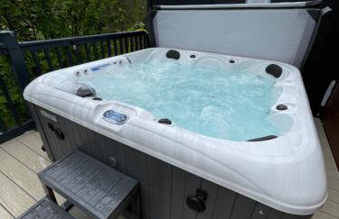 Boggy Creek - lodge with hot tub - Photo 29