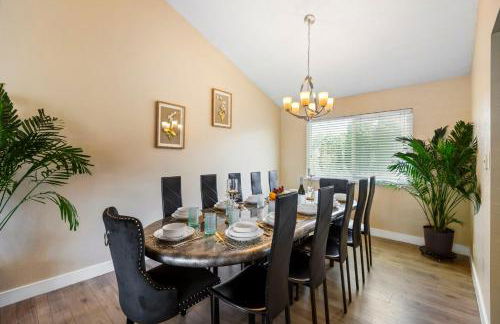 6 Beds 3 Baths Pool BBQ Near the Strip - Foto 15